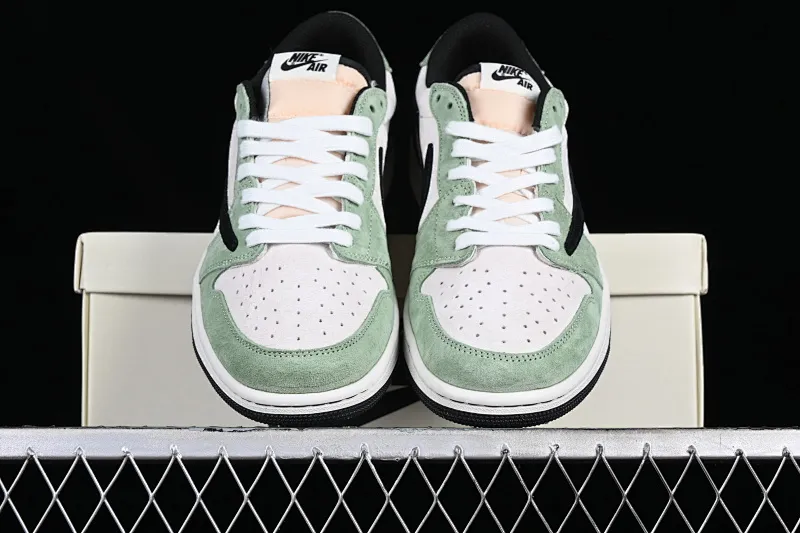 All Categories Air Jordan Jordan Series Basketball Shoes Air Jordan 1 Low Travis Scott x Air Jordan 1 Low OG AJ1 Joe 1 Reversed Overhook Joint Style Casual Sports Basketball Shoes DM7866-813